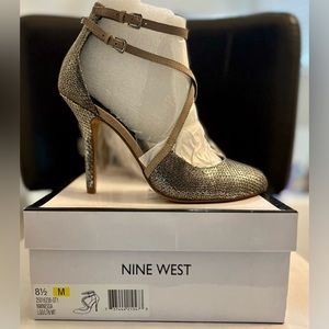 Nine West Dress Heel - 8.5 size, Silver/Gold. Never Worn, in original box.